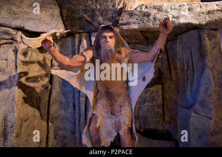 Aserbaidschan, Gobustan, Gobustan Nationalpark, Gobustan Rock Art Kulturlandschaft, Schamane im Museum vertreten Stockfoto