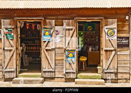 Frankreich, Karibik, Kleine Antillen, Guadeloupe, Marie-Galante, Grand-Bourg, Allgemeine Lebensmittel Shop in einem traditionellen kreolischen Haus Stockfoto