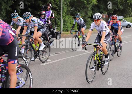 Mitchelton Scott Team Rider in der OVO Energie Frauen Tour Etappe in Kesgrave, Suffolk. Juni 2018. Stockfoto