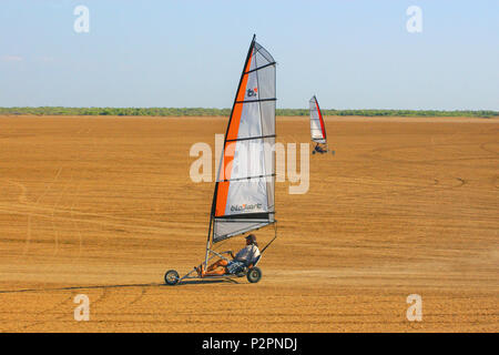 Die Blokart ist eine Klasse kleiner kompakter Landyachten, die von der neuseeländischen Firma Blokart, die hier in Broome, Western Aust, zu sehen ist, hergestellt werden. Stockfoto