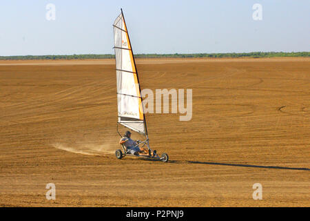 Die Blokart ist eine Klasse kleiner kompakter Landyachten, die von der neuseeländischen Firma Blokart, die hier in Broome, Western Aust, zu sehen ist, hergestellt werden. Stockfoto