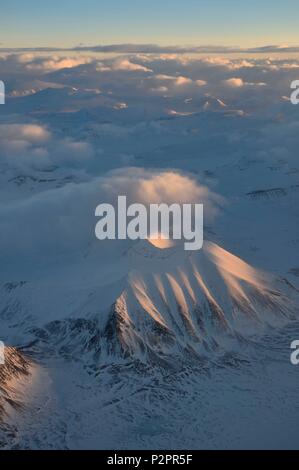 Norwegen, Svalbard, Spitzbergen, Longyearbyen, Berge der südlichen Region eiszeitliche Landschaft in der Sør-Spitzbergen Nationalpark (Luftbild) Stockfoto