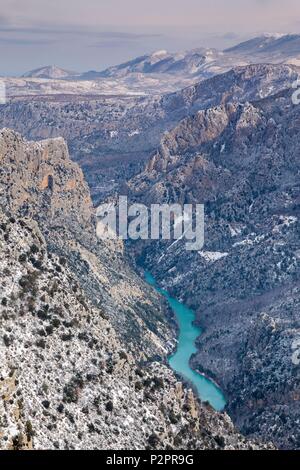 Frankreich, Var, regionalen Naturpark von Verdon, Grand Canyon von Verdon, den Fluss Verdon vom Belvedere von Colllar von illoire (967 m) auf der linken Seite gesehen Stockfoto