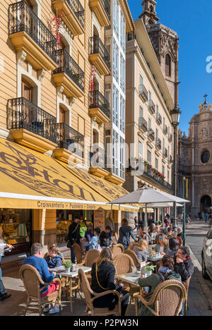 Valencia, Spanien. Straßencafés auf der Plaza de la Reina, Valencia, Spanien Stockfoto