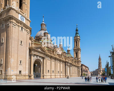 Zaragoza, Spanien. Basilika de Nuestra Señora del Pilar (Basilika Unserer Lieben Frau von der Säule), Plaza del Pilar, Zaragoza, Aragon, Spanien. Stockfoto