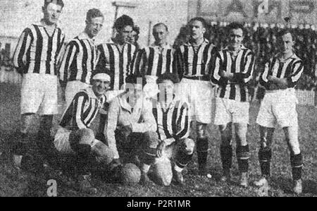 . Italiano: Una formazione della Juventus nella Stagione 1924-25. zwischen 1924 und 1925. Unbekannt 30 Foot-Ball Club Juventus 1924-1925 Stockfoto