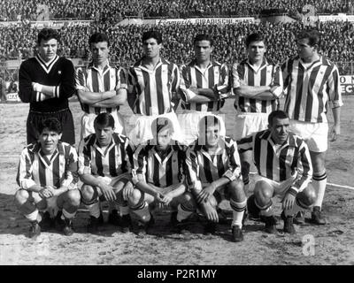 . Italiano: Una formazione della Juventus nella Stagione 1962-63. zwischen 1962 und 1963. Mit freundlicher Genehmigung von Noletti Familie 45 Juventus Football Club 1962-1963 Stockfoto