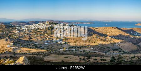 Griechenland, Dodecanese Inseln, Patmos Insel, Panorama vom Kloster Profitis Ilias, dem höchsten Punkt der Insel (alt: 269 m), mit Blick auf die Chora und Kloster des Hl. Johannes des Theologen Stockfoto