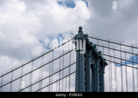 Detail der Tragseile auf Manhattan Bridge New York Stockfoto