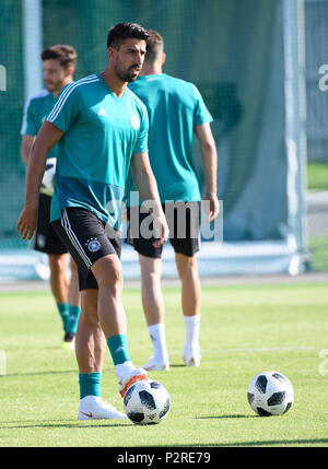 Vatutinki, Russland. 16 Juni, 2018. Sami Khedira (Deutschland). GES/fussball/Wm 2018 Russland: DFB-Finale training, Vatutinki, 16.06.2018 GES/fussball/fussball/WM 2018 Russland: Praxis, Watutinki, Juni 16, 2018 | Verwendung der weltweiten Kredit: dpa/Alamy leben Nachrichten Stockfoto