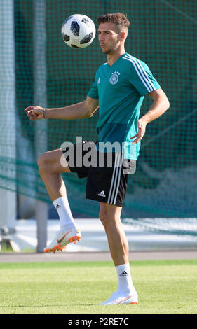 Vatutinki, Russland. 16 Juni, 2018. Leon Goretzka (Deutschland). GES/fussball/Wm 2018 Russland: DFB-Finale training, Vatutinki, 16.06.2018 GES/fussball/fussball/WM 2018 Russland: Praxis, Watutinki, Juni 16, 2018 | Verwendung der weltweiten Kredit: dpa/Alamy leben Nachrichten Stockfoto