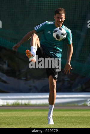 16 Juni 2018, Russland, Watutinki, Fußball, FIFA WM 2018, Training der Deutschen Fußball-Nationalmannschaft: Deutsche Spieler Leon Goretzka während einer Trainingseinheit. Foto: Ina Faßbender/dpa Stockfoto