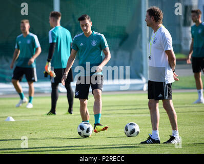 Vatutinki, Russland. 16 Juni, 2018. Mesut Oezil (Deutschland). GES/fussball/Wm 2018 Russland: DFB-Finale training, Vatutinki, 16.06.2018 GES/fussball/fussball/WM 2018 Russland: Praxis, Watutinki, Juni 16, 2018 | Verwendung der weltweiten Kredit: dpa/Alamy leben Nachrichten Stockfoto