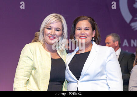 Waterfront Hall, Belfast, Irland, 16. Juni 2018. Sinn Feins" Ard Fheis letzte Sitzung diskutieren Brexit und Internationale Solidarität - Bewegungen 156-171. Leader Mary Lou McDonald mit Rede zum Abschluss der Ard Fheis 2018 an der Waterfront Hall, Belfast Stockfoto