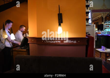 Singapore Sling in Budapest bar Stockfoto