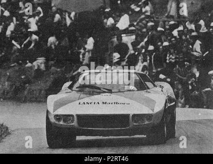 . Provinz Palermo (Sizilien, Italien), 'Piccolo Madonie "road", 13. Mai 1973. Französische motor racing Fahrer Jean-Claude Alen auf einem Lancia Stratos HF 2.4 V6 (Prototyp), Marlboro gesponsert, bei der Targa Florio 1973. 13. Mai 1973. Unbekannt 43 Jean-Claude Alen - Lancia Stratos Marlboro Prototyp (1973 Targa Florio) Stockfoto