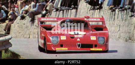 . Provinz Palermo (Sizilien, Italien), 'Piccolo Madonie "road", 13. Mai 1973. Italienische Rennfahrer Andrea De Adamich auf einem Alfa Romeo 33 TT/12 (S 3.0) von Autodelta s.P.a., gesponsert von Shell/Carello, an der 1973 Targa Florio. 13. Mai 1973. Unbekannt 6 Andrea De Adamich - Alfa Romeo 33 TT12 (1973 Targa Florio) Stockfoto