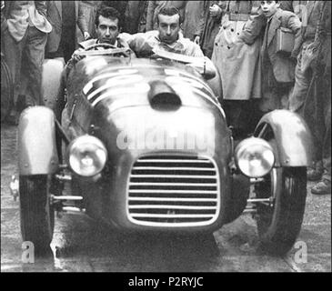. Englisch: Gabriele und Soava Besana (Brüder) von Mailand, in ihrem Privatbesitz Ferrari 166 SC (Chassis Nr. 004 C) an unbekannte Rasse Lage (Eintrag #297 1948 in mehreren Rennen, Jahr) [1] verwendet wurde. 5. April 2016. Unbekannter Fotograf 11 Besana - Brüder - Ferrari -159-166-1949 Stockfoto