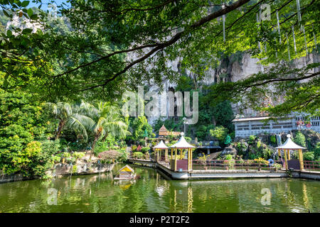 Wasser Garten an der hinduistischen Tempel an der Batu Höhlen bei Gombak in der Nähe von Kuala Lumpur, Malaysia Stockfoto