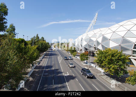 Melbourne, Australien: April 09, 2018: Der Melbourne Rectangular Stadium kommerziell als AAMI Park bekannt ist entlang Olympic Boulevard entfernt. Stockfoto