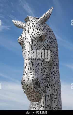 Falkirk, Schottland - Mai 19, 2018: Aufbau Digital, berühmten Skulpturen von Pferd Köpfe, Kunst im öffentlichen Raum von Andy Scott im Helix Park in der Nähe von Falkirk Stockfoto