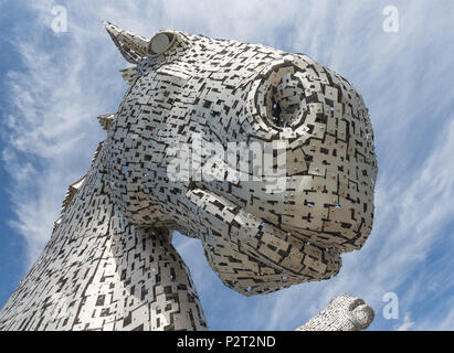 Falkirk, Schottland - Mai 19, 2018: Blick auf Aufbau Digital Detail, berühmten Skulpturen von Pferd Köpfe, Kunst im öffentlichen Raum von Andy Scott im Helix Park in der Nähe von Falkirk Stockfoto