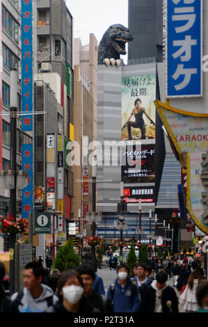 Godzilla Kopf ゴジラヘッド Japan 〒 160-0021 Tokyo, Shinjuku, Kabukicho, Stockfoto