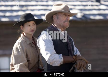 Original Film Titel: BROKEN TRAIL-TV. Englischer Titel: BROKEN TRAIL. Regisseur: WALTER HILL. Jahr: 2006. Stars: Robert Duvall; VALERIE TIAN. Credit: Metzgerei laufen Filme/Kino Sound Design // Album Stockfoto