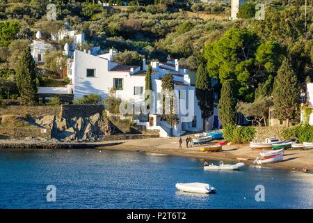 Spanien, Katalonien, Cap de Creus natur park, Portlligat, kleinen Fischerhafen, der Häuser Salvador Dali House Museum Stockfoto