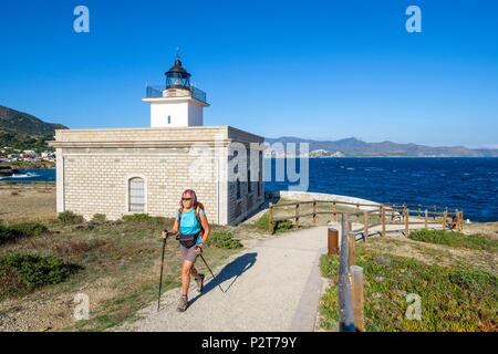 Spanien, Katalonien, wandern von Llança, Port de la Selva auf dem GR 92 und Europäischen Fernwanderweg E 12, El Port de la Selva, S'Arenella Leuchtturm Stockfoto