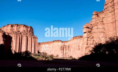 Argentinien, in der Provinz La Rioja, in der Nähe von Villa Union, Talampaya Nationalpark, Parque Nacional Talampaya als Weltkulturerbe von der UNESCO, Talampaya Cañon Stockfoto
