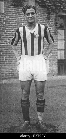 . Italiano: Il calciatore italo-argentino Renato Cesarini alla Juventus nella prima metà degli Anni 30 del XX secolo, fotografato all'Esterno dello Stadio di Corso Marsiglia (Campo Juventus) di Torino. zwischen 1931 und 1936. Unbekannt 27 FBC Juventus - 1930 - Renato Cesarini Stockfoto