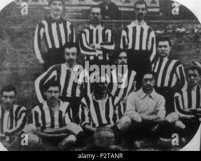 . Italiano: Una formazione della Juventus nella Stagione 1908-09. ca. 1909. Unbekannt 29 Foot-Ball Club Juventus Turin 1909 Stockfoto