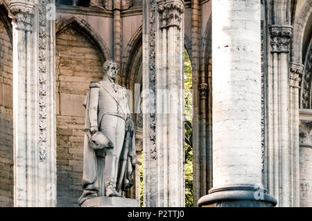 Statue von König Leopold I. im Denkmal für die Dynastie in Laeken Park Brüssel Stockfoto