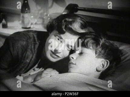 . Italiano: Screenshot del film Europa '51 Di Roberto Rossellini - 1952. 22. Mai 2011. Diese Datei fehlt, Informationen zum Autor. 26 Europa'51 Stockfoto