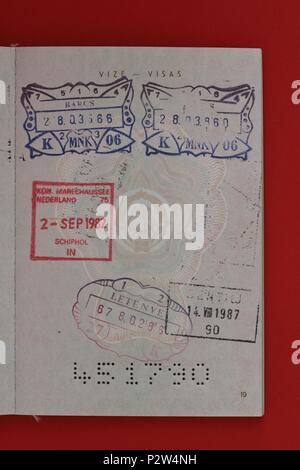 Jugoslawien Reisepass ausgestellt ca. 1980 Bürgerin Antolic Nevenka. Vor dem Bürgerkrieg und Trennung in fünf neuen Mitgliedstaaten im Zeitraum 1991/1992. Stockfoto