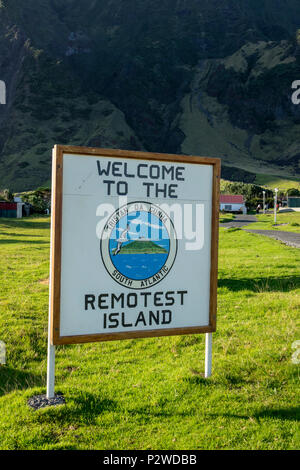 Schild "Willkommen in der Abgelegensten Insel' auf Tristan da Cunha, Britisches Überseegebiete, South Atlantic Ocean Stockfoto