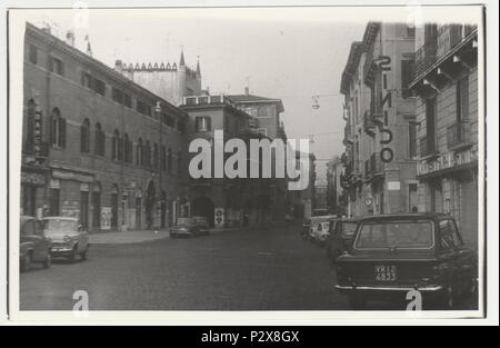 Italien - circa 1970 s: Vintage Foto zeigt die Italienische Straße. Retro Schwarz/Weiß-Fotografie. Stockfoto