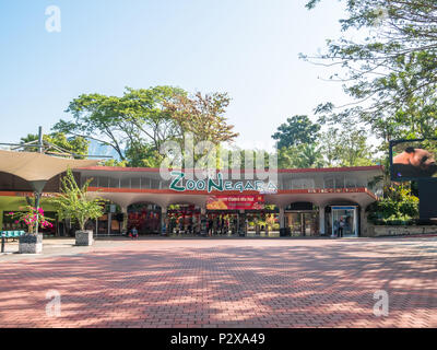 Kuala Lumpur, Malaysia - Feb 19,2018: Eingang mit Blick auf den National Zoo in Kuala Lumpur, der Zoo wurde offiziell am 14. November 1963 geöffnet. Stockfoto