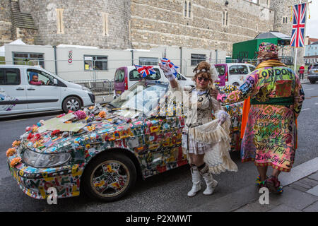 Bis Samstag königliche Hochzeit in Windsor Bauen sieht globale TV-Crews, Lüfter, Touristen und mehr Sicherheit in der Stadt. Mit: Atmosphäre, Wo: London, England, Großbritannien Wann: 16. Mai 2018 Credit: Wheatley/WANN Stockfoto