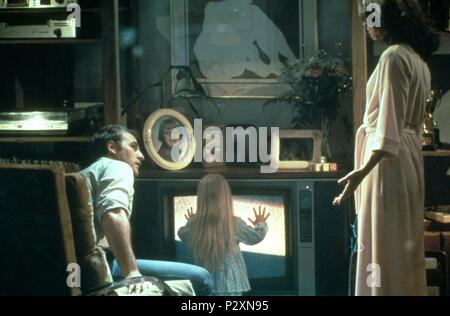 Original Film Titel: POLTERGEIST. Englischer Titel: POLTERGEIST. Regisseur: Tobe Hooper. Jahr: 1982. Stars: CRAIG T NELSON; HEATHER O'ROURKE; JOBETH WILLIAMS. Credit: M. G. M/United Artist/Album Stockfoto