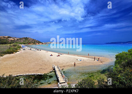 Almyros Beach (und von Feuchtgebieten) in der Nähe von Agios Nikolaos, Präfektur Lassithi, Kreta, Griechenland. Stockfoto