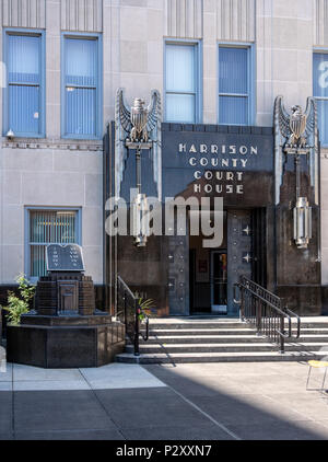 Zehn Gebote außerhalb County Court House in Clarksburg West Virginia Stockfoto