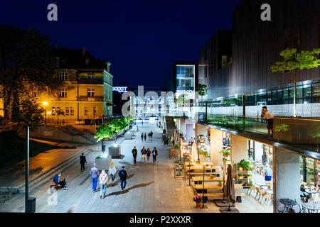 Sopot, Polen - 13. Mai, 2018: die Menschen sind, die Nacht in einem Restaurant an der Helden von Monte Cassino Straße (Ulica Bohaterów Monte Cas Stockfoto