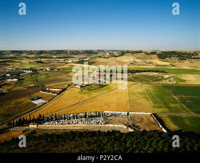 Spanien. Kastilien und Leon. Provinz Valladolid. Panoramablick auf den kastilischen Landschaft mit Pflanzen und Mooren aus der Burg von Peñafiel. Stockfoto