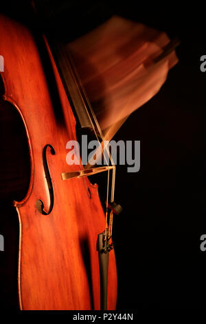 Cellist Cello gespielt. Stockfoto