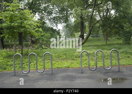 Leere Fahrradständer in Prospect Park, Brooklyn, NY. Stockfoto