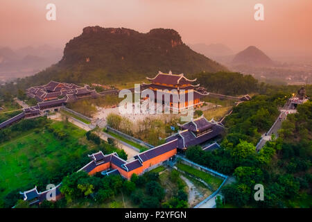 Bai Dinh Pagode - Die biggiest Tempelanlage in Vietnam, Trang Ein, Ninh Binh Stockfoto