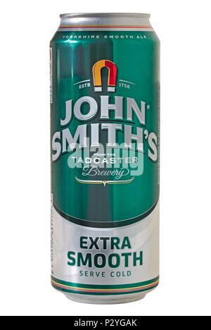 Ein kann von John Smiths Extra Smooth isoliert auf weißem Hintergrund Stockfoto