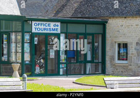 Sainte-Mere-Eglise, Normandie, Frankreich, 16. Juni 2018 Fremdenverkehrsbüro von St Mere Eglise, das war die erste Stadt, die auf der West Front befreit 1944 Stockfoto